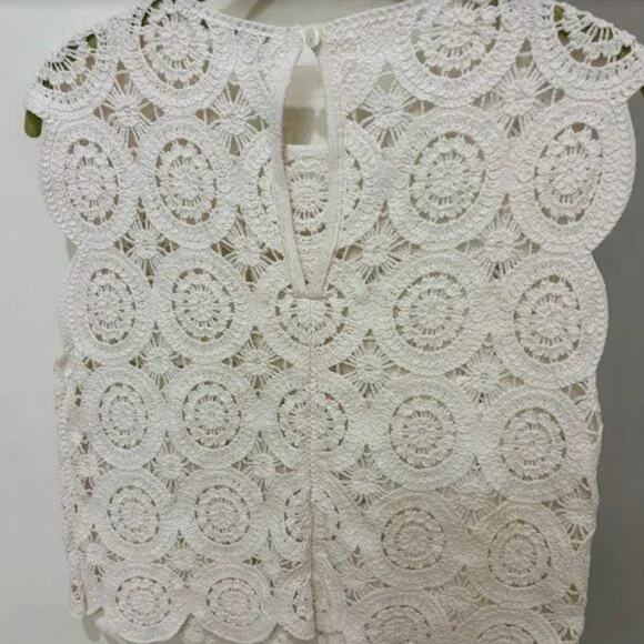 Abercrombie & Fitch White Crochet Lace Sleeveless Top (Size Small) - Picture 4 of 7